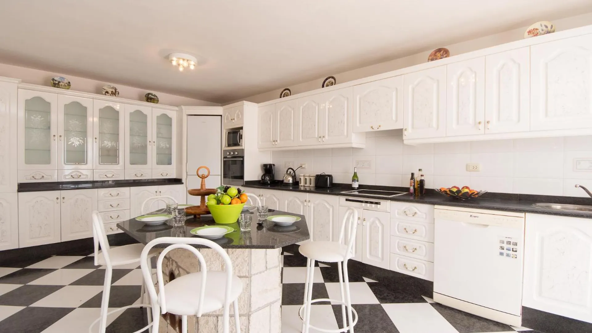 Beautiful 3 Bedroom Holiday Villa Callao Salvaje 0*,  Spanien